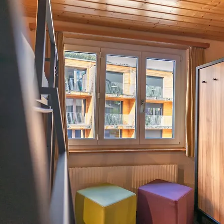 Eiger Easy Hostel *