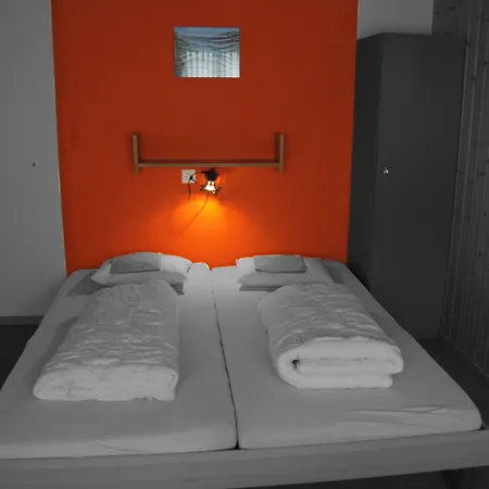 Eiger Easy Hostel *