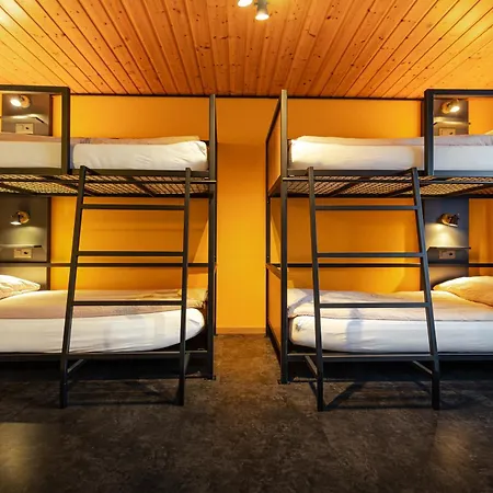 Eiger Easy Hostel *