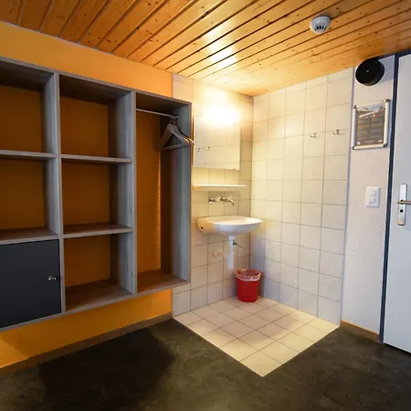 Eiger Easy Hostel *