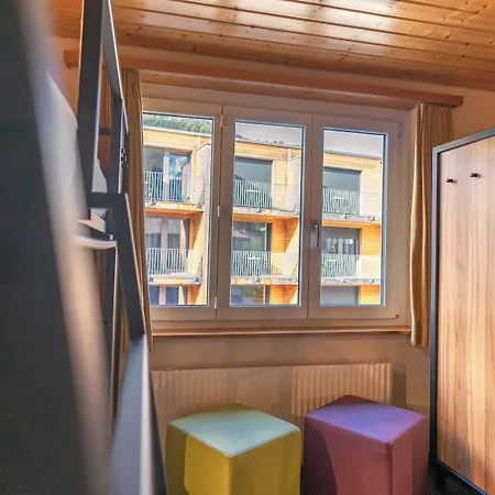 Eiger Easy Hostal *